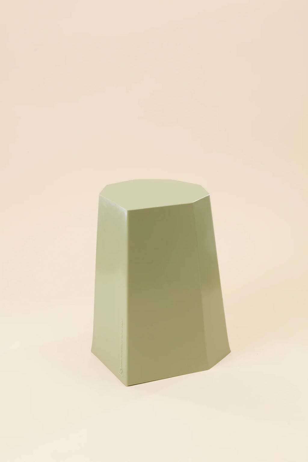 Arnold circus stool / Pistachio