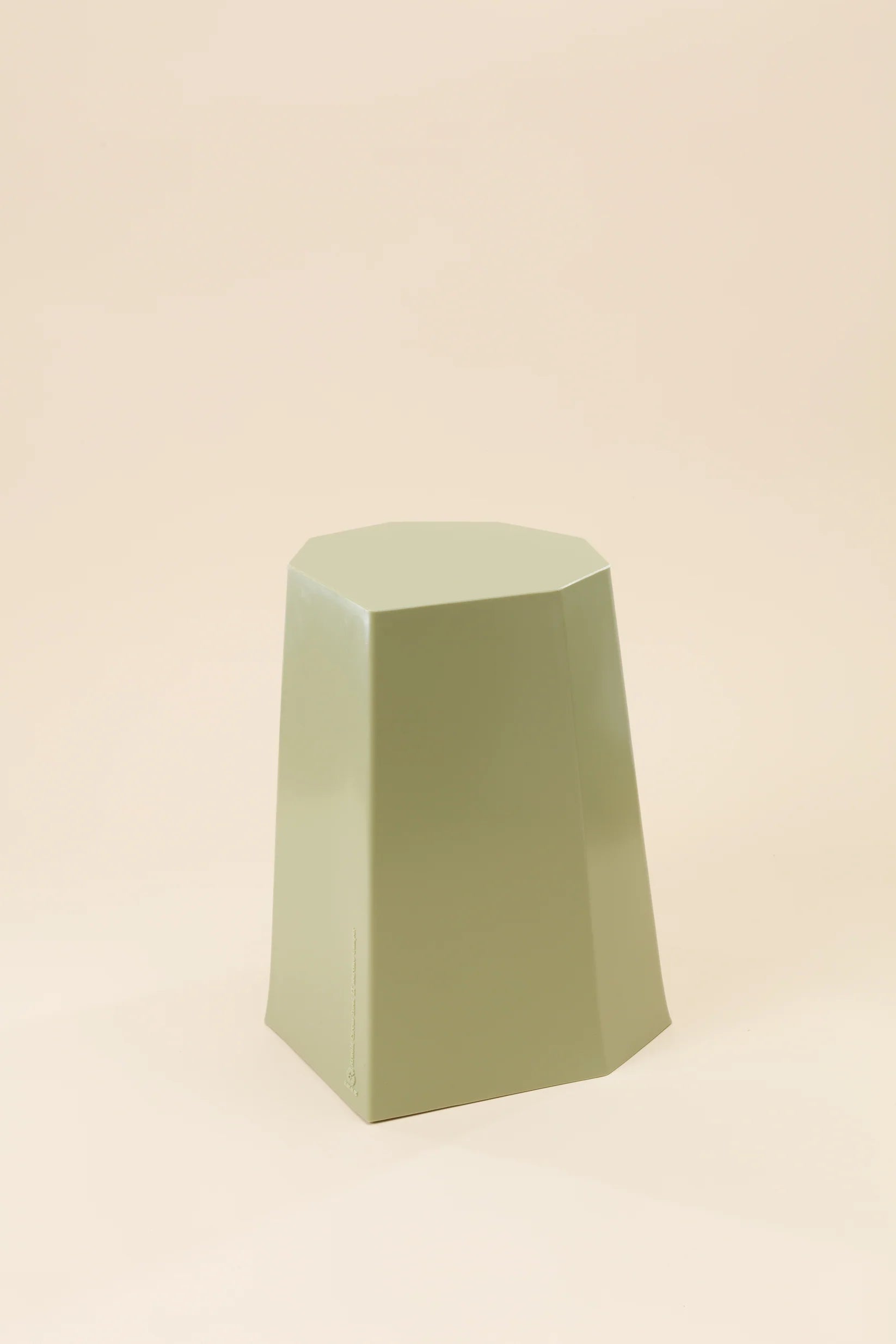 Arnold circus stool / Pistachio