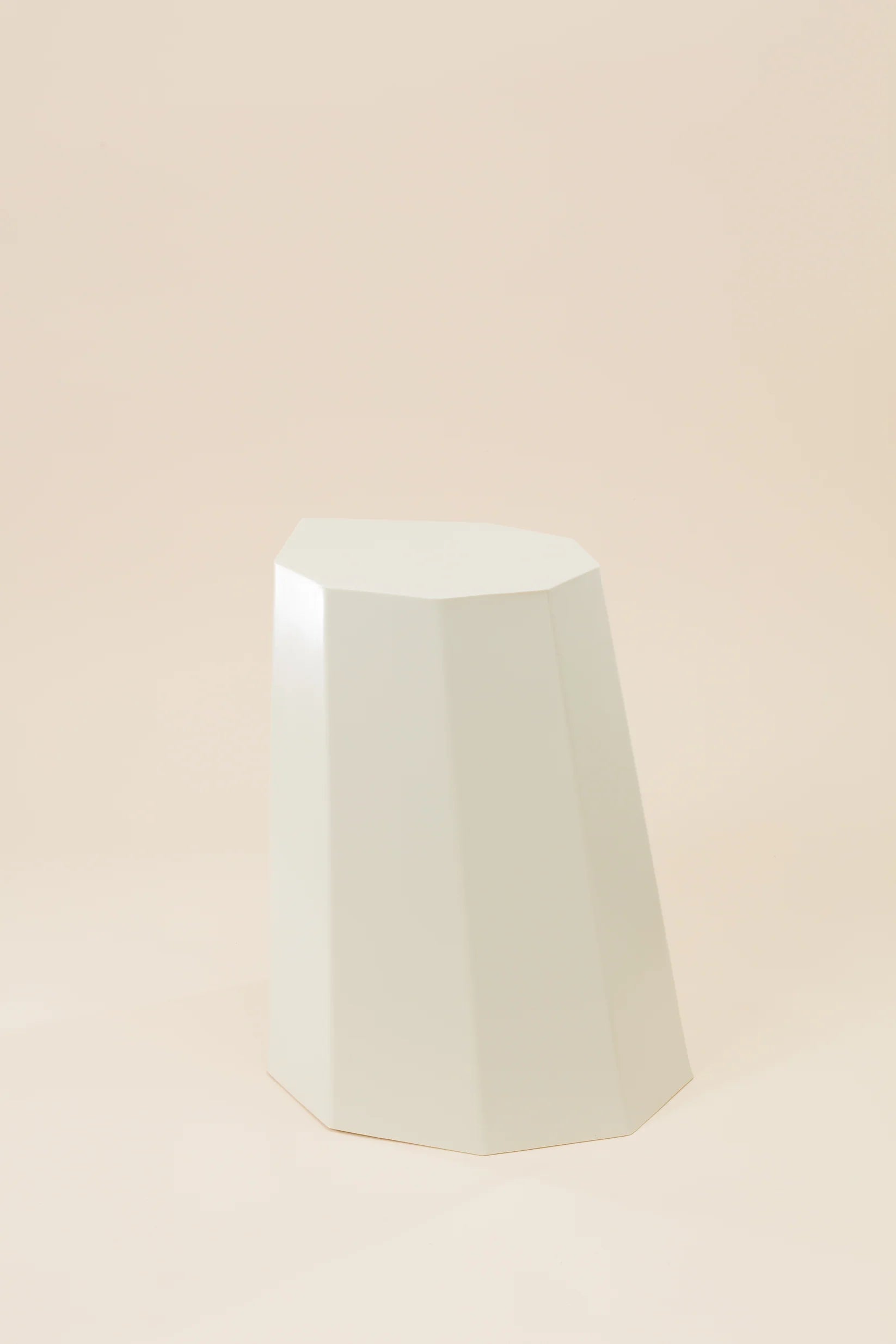 Arnold circus stool / Ivory