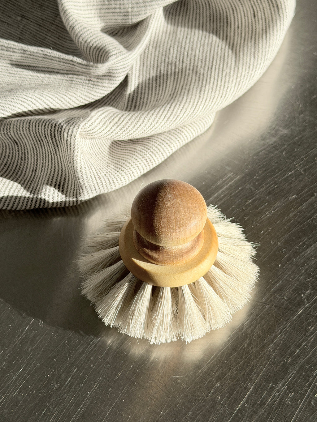 Rund opvaskebørste i birketræ