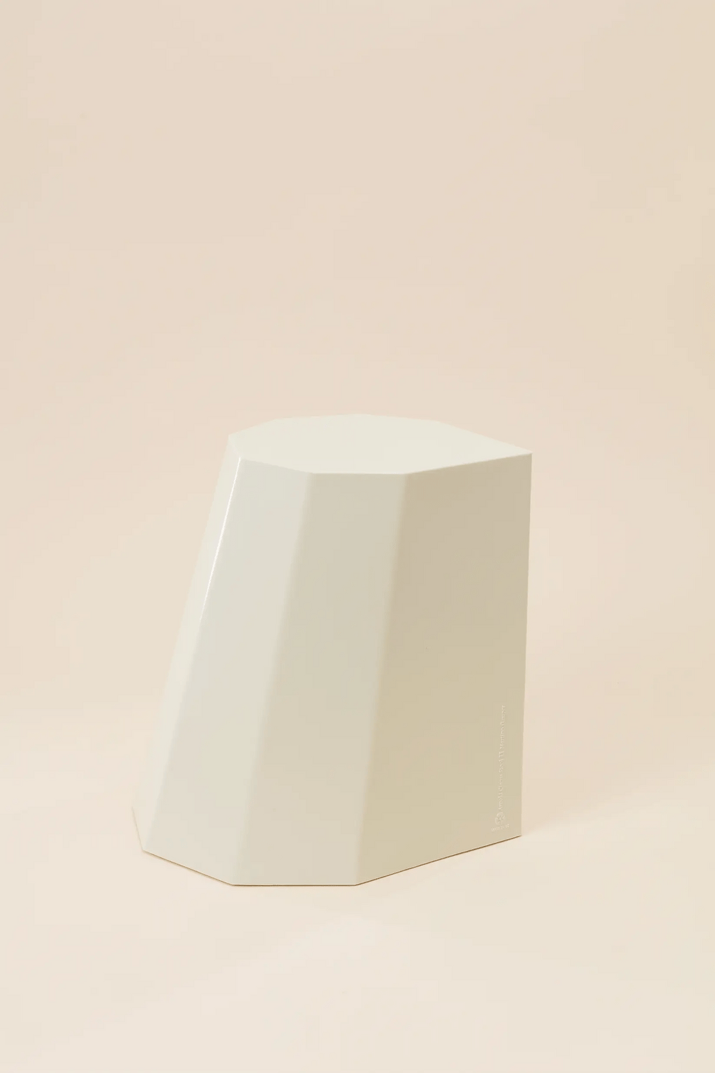 Arnold circus stool / Ivory